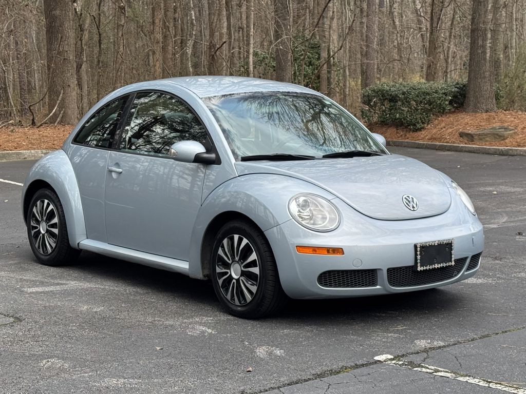 2010 Volkswagen Beetle Image 3