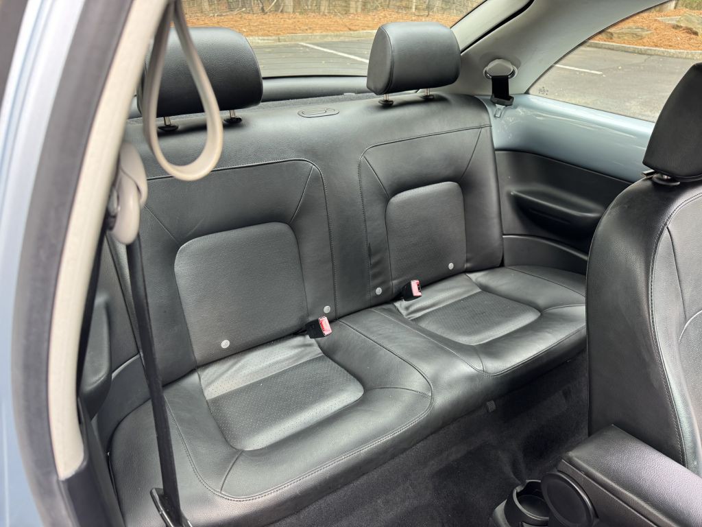 2010 Volkswagen Beetle Image 10