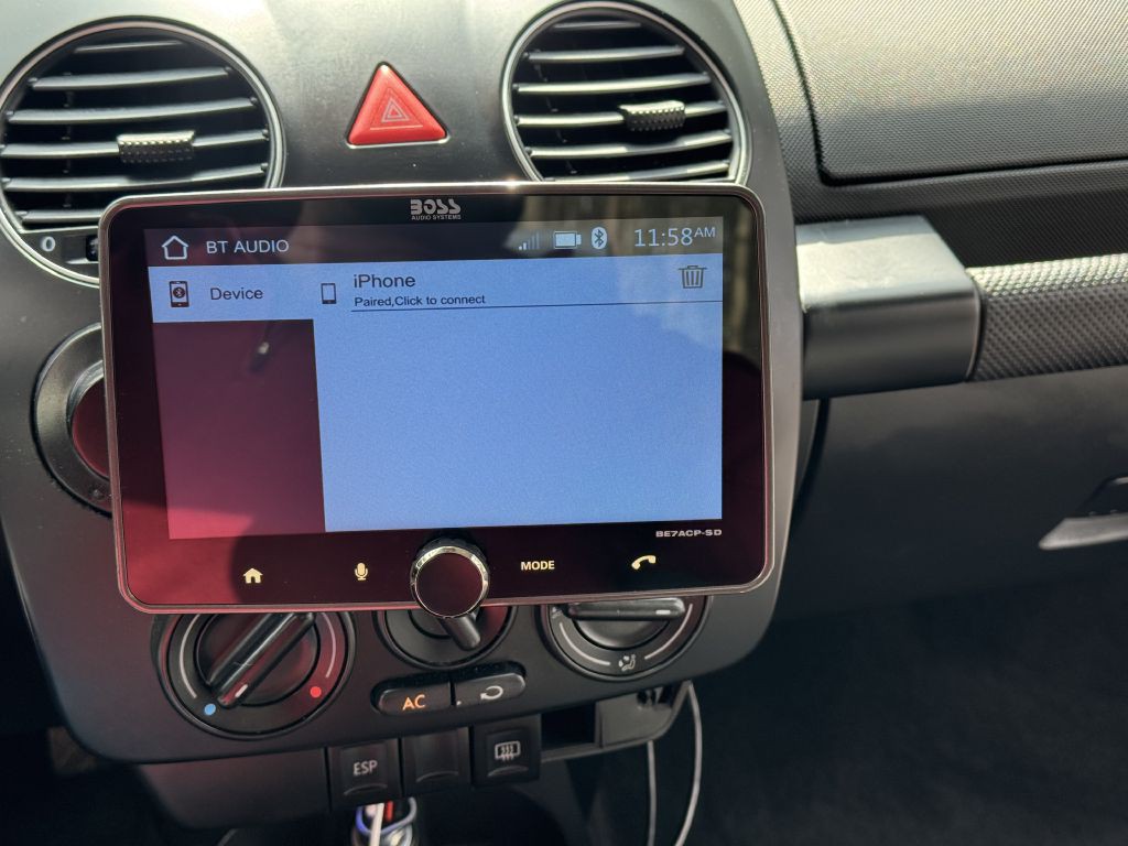 2010 Volkswagen Beetle Image 13