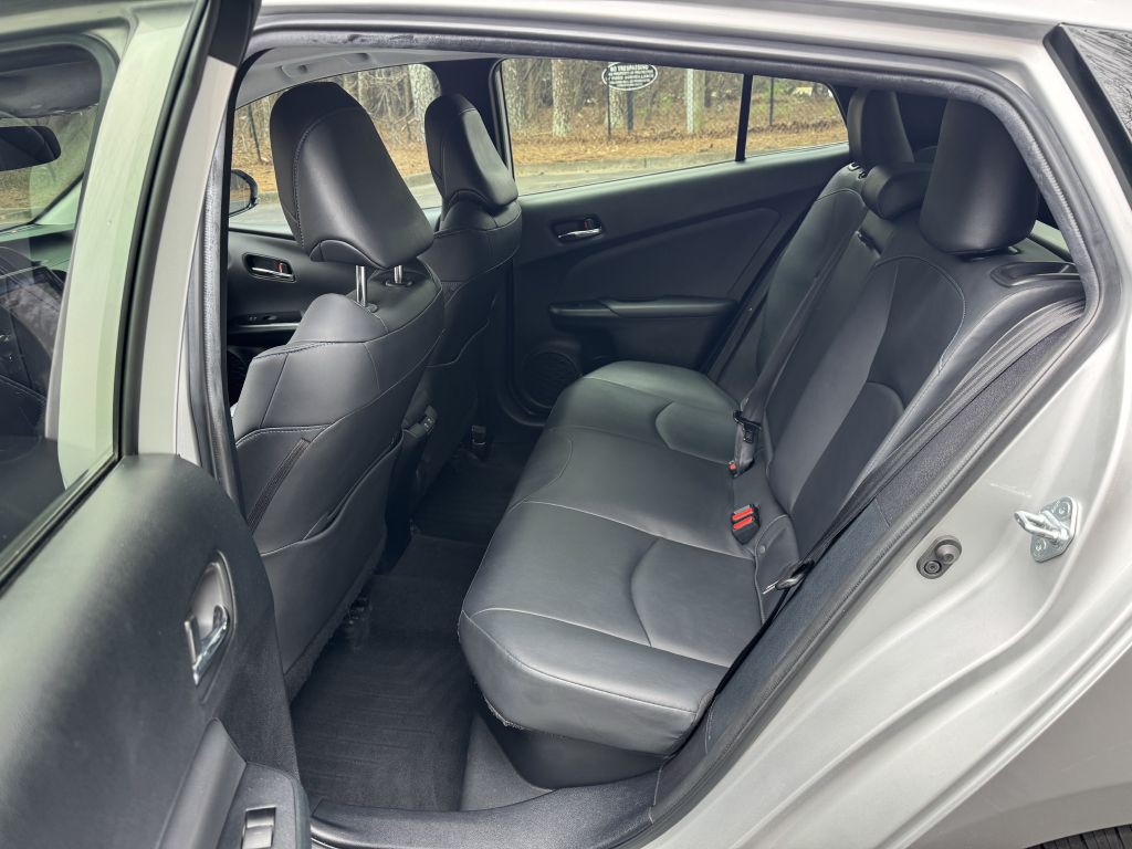 2022 Toyota Prius Image 8