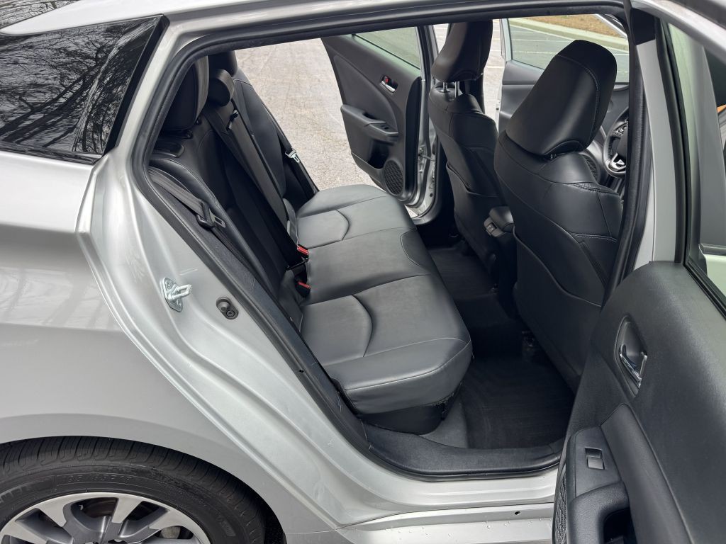 2022 Toyota Prius Image 9