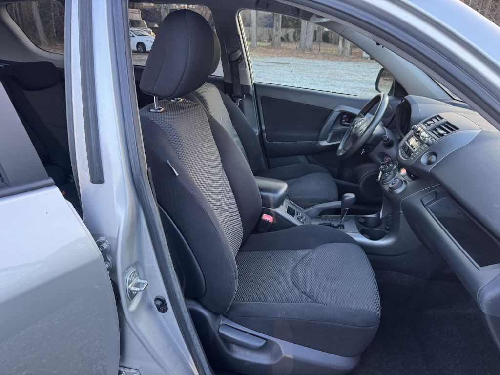 2010 Toyota Rav4 Image 10