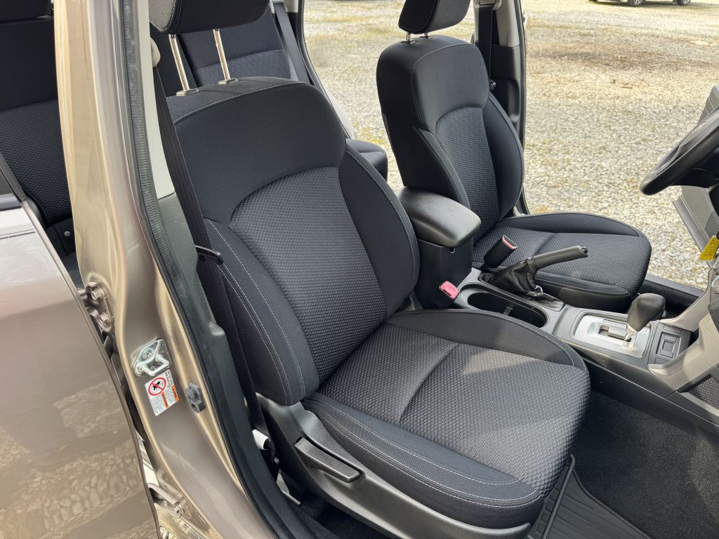 2016 Subaru Forester Image 10