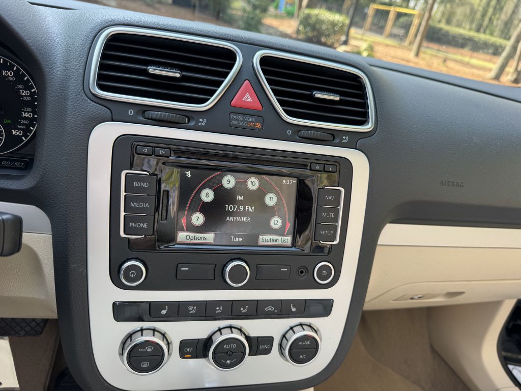 2014 Volkswagen Eos Image 16