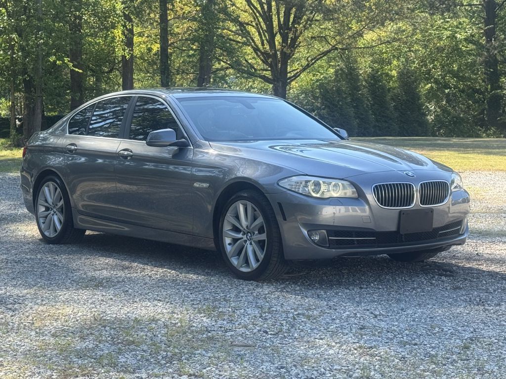 2013 BMW 5 Series Image 3