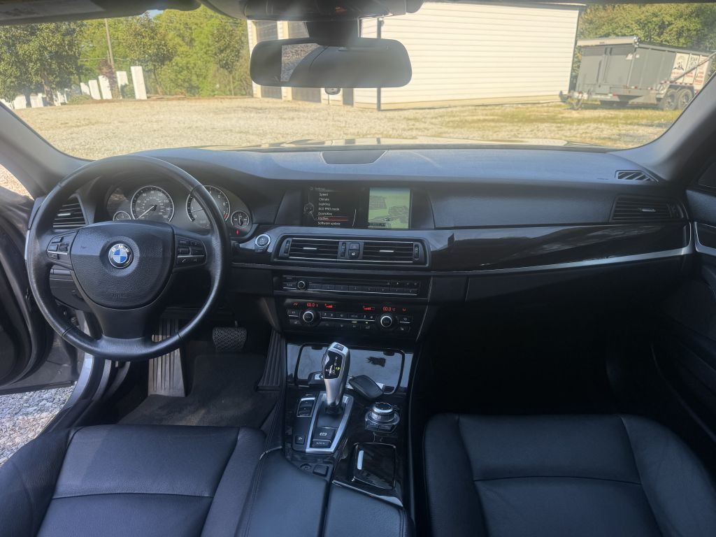 2013 BMW 5 Series Image 11