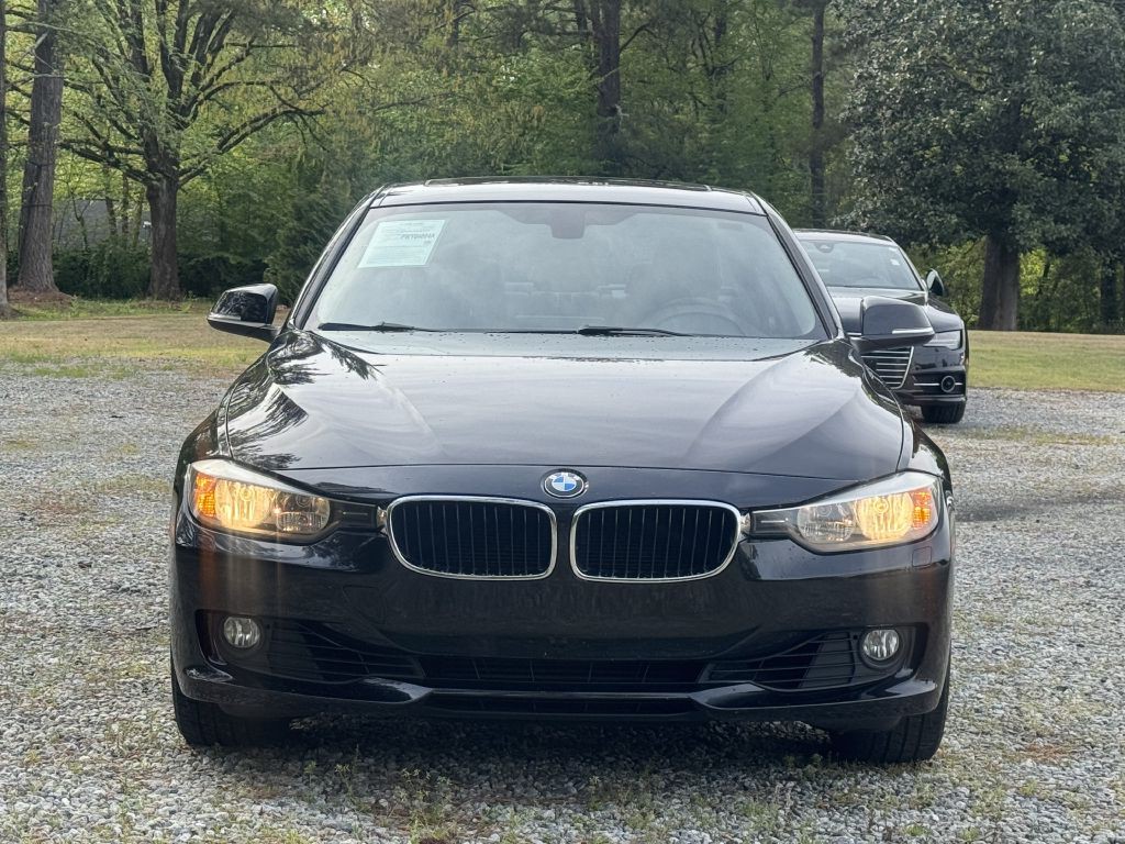 2013 BMW 3 Series Image 2
