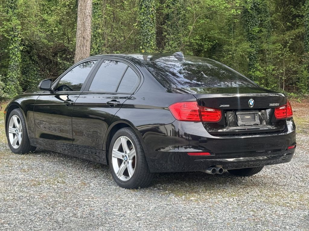 2013 BMW 3 Series Image 6