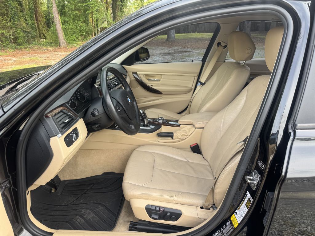 2013 BMW 3 Series Image 7
