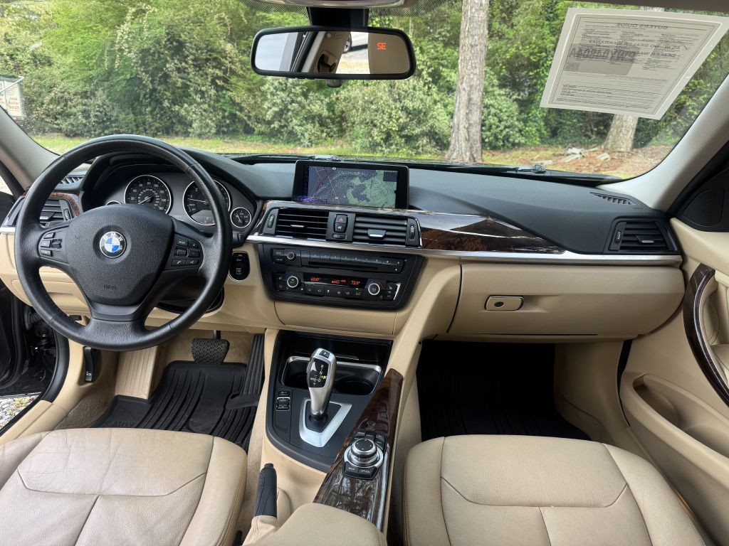 2013 BMW 3 Series Image 11