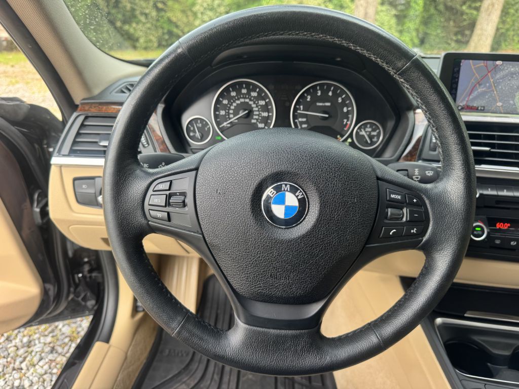 2013 BMW 3 Series Image 15