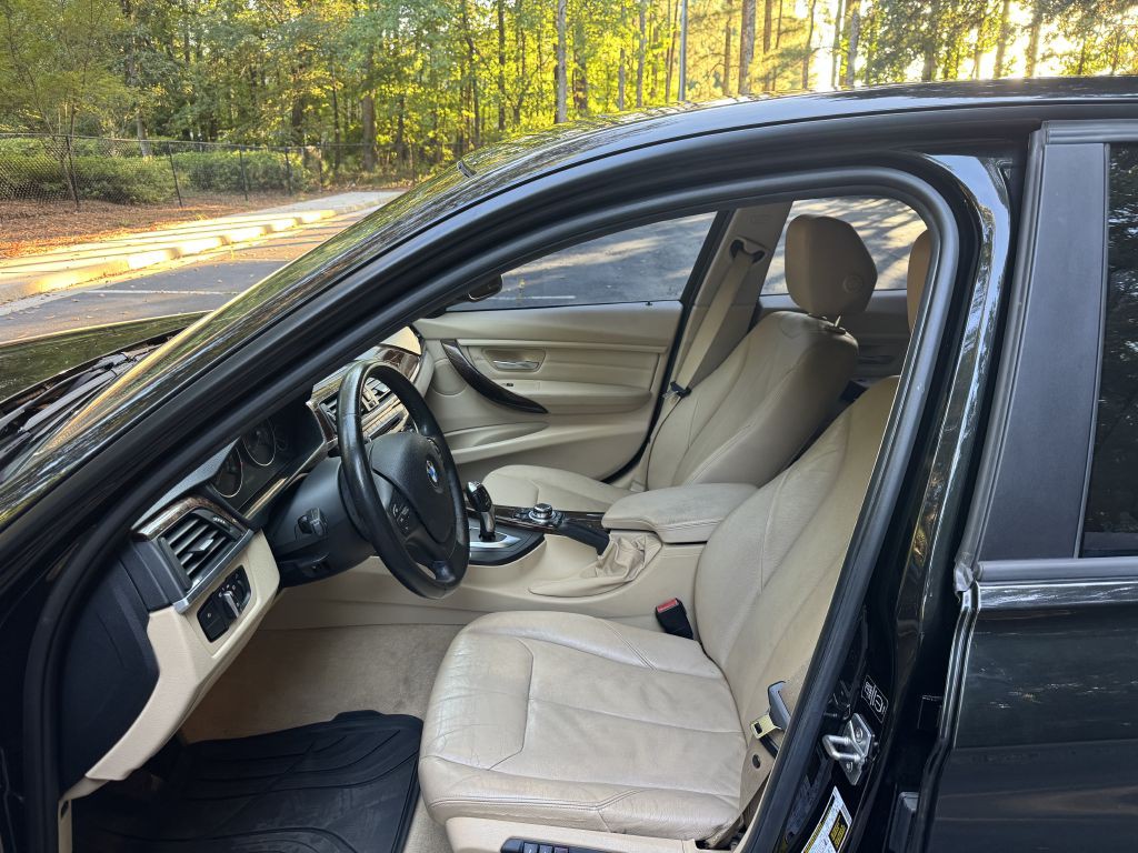2013 BMW 3 Series Image 7