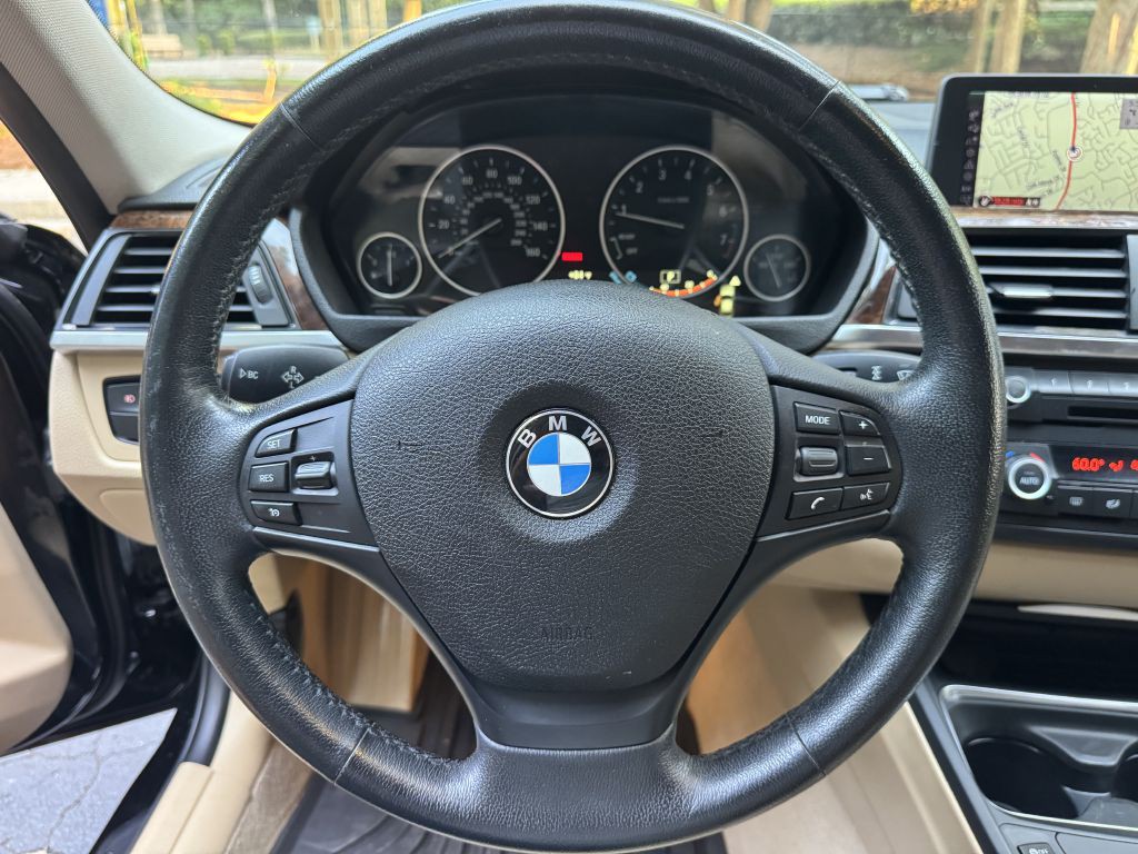 2013 BMW 3 Series Image 13