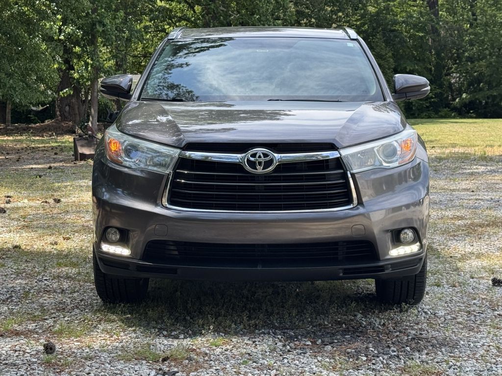 2016 Toyota Highlander Image 2