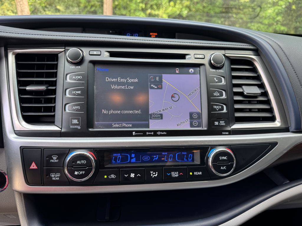 2016 Toyota Highlander Image 15
