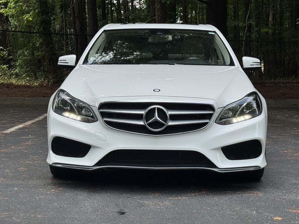 2016 Mercedes-Benz E-Class Image 2