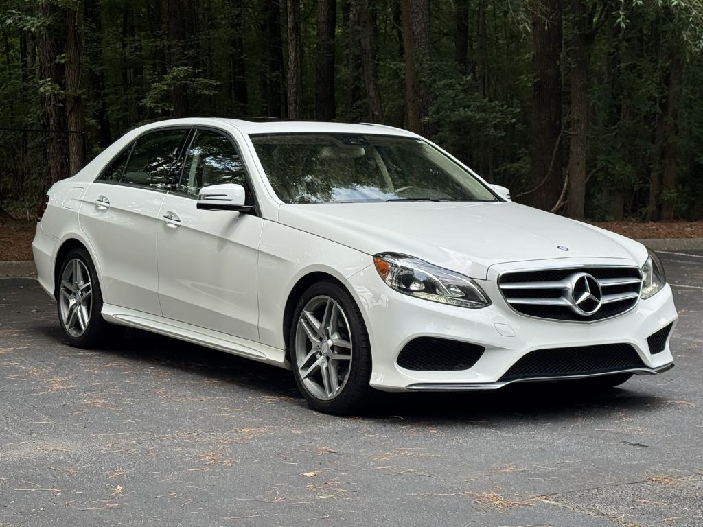 2016 Mercedes-Benz E-Class Image 3