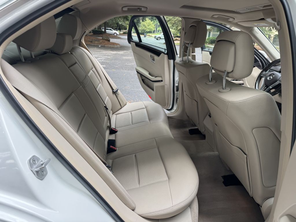 2016 Mercedes-Benz E-Class Image 10