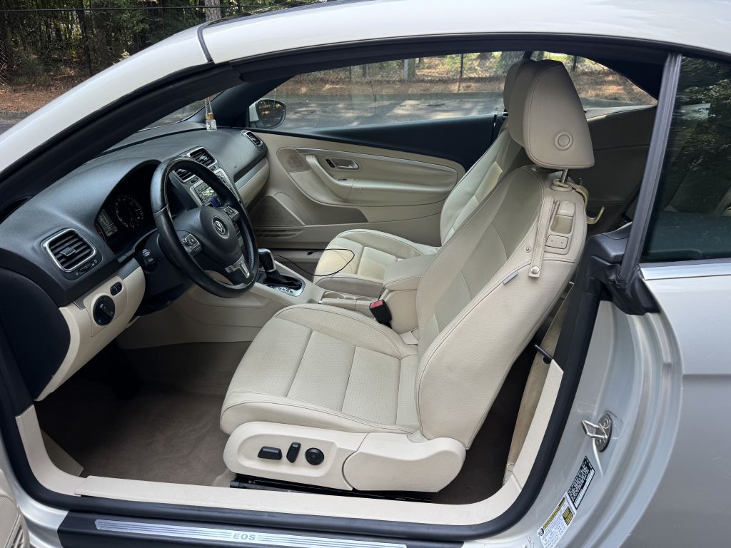 2012 Volkswagen Eos Image 9
