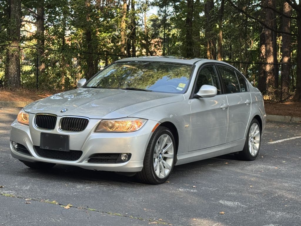 2011 BMW 3 Series Image 1