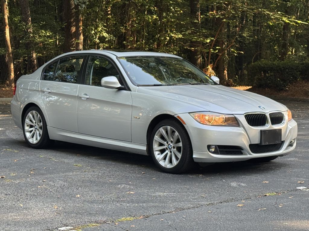 2011 BMW 3 Series Image 3