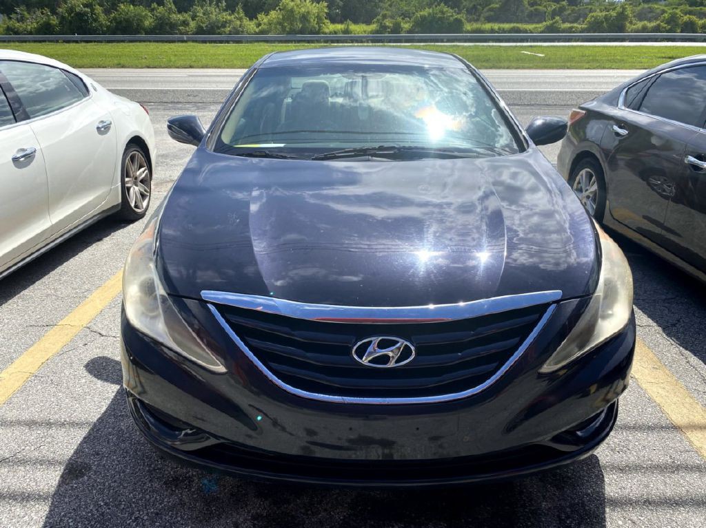 2011 Hyundai Sonata Image 2