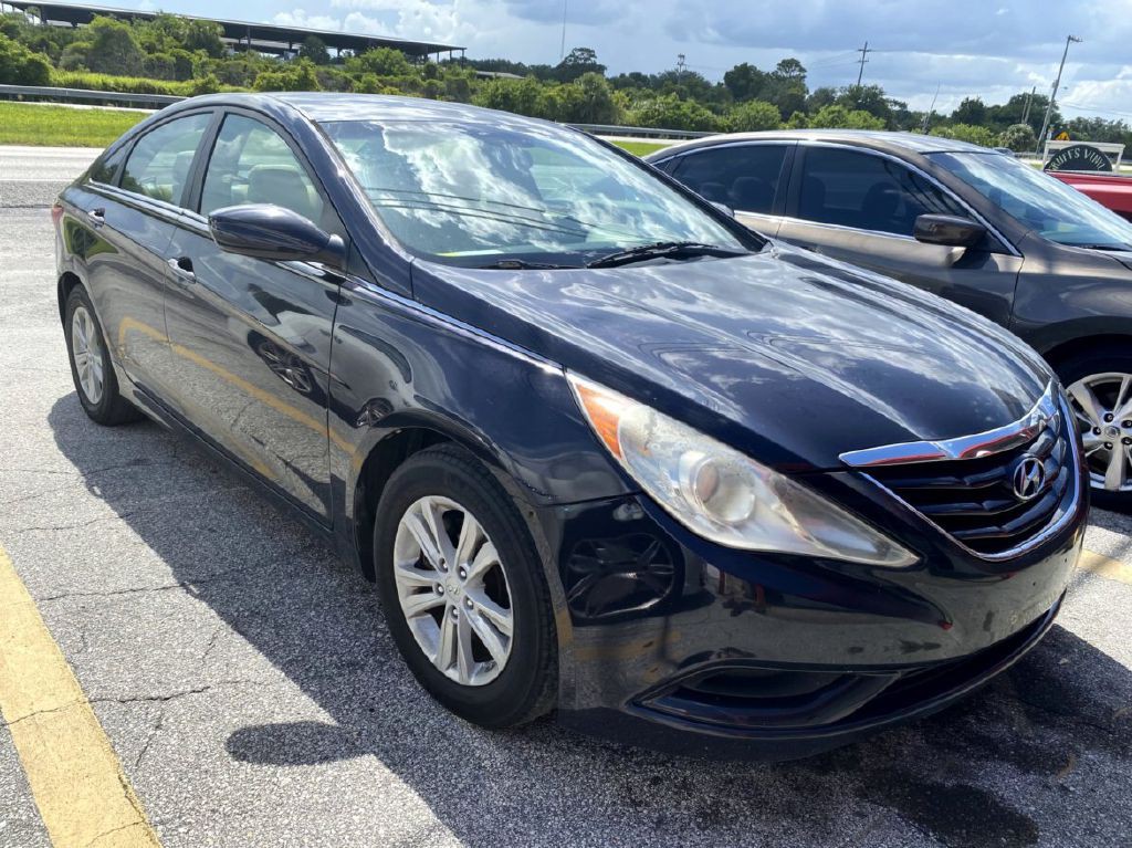 2011 Hyundai Sonata Image 3