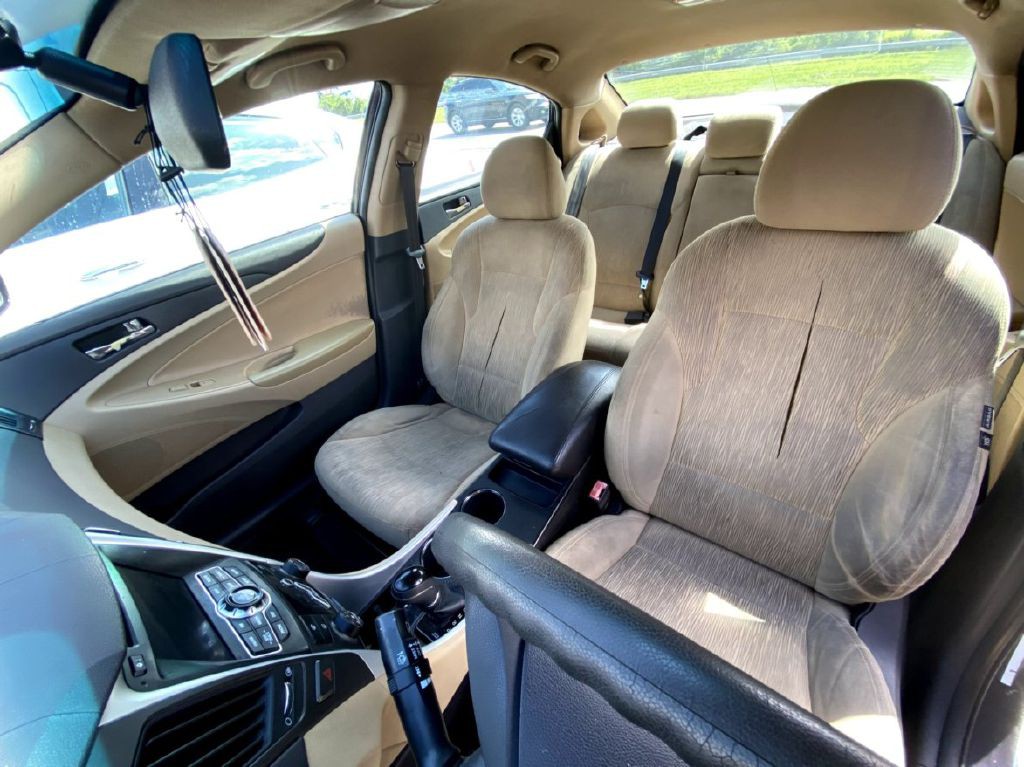 2011 Hyundai Sonata Image 6