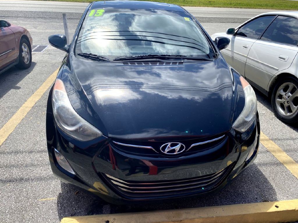 2013 Hyundai Elantra Image 3