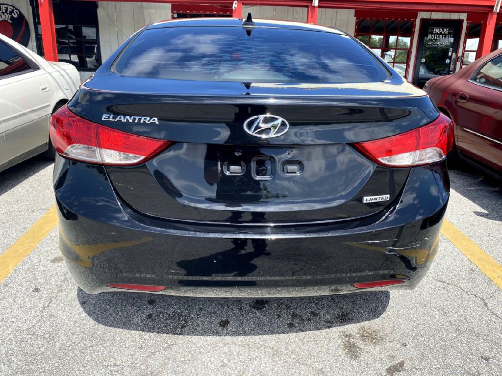 2013 Hyundai Elantra Image 13