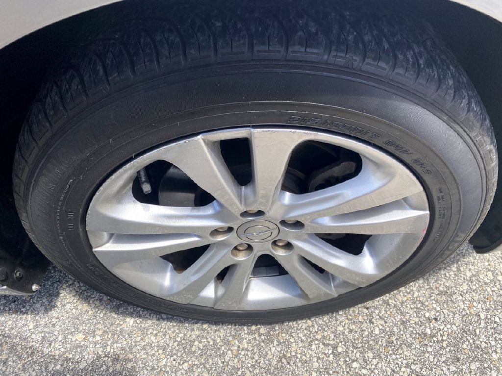 2015 Chrysler 200 Image 15