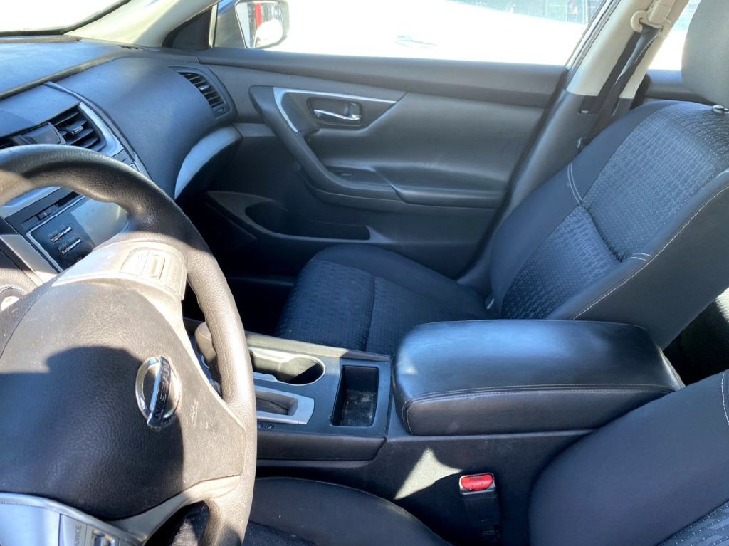 2016 Nissan Altima Image 5