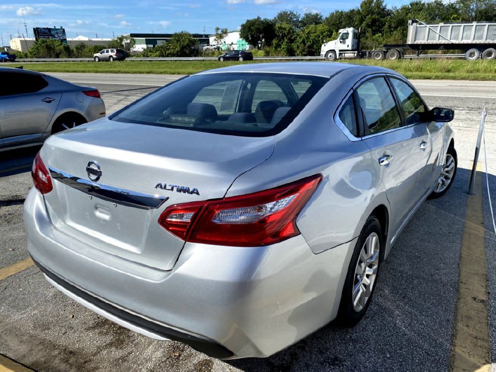 2016 Nissan Altima Image 13