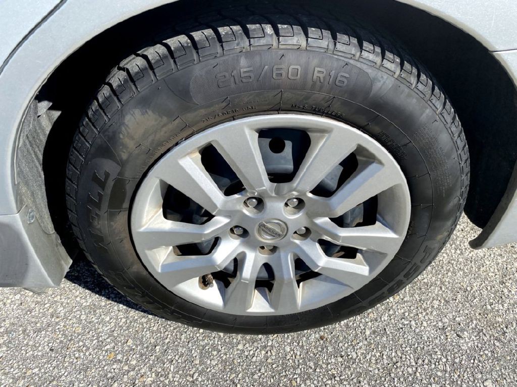 2016 Nissan Altima Image 14