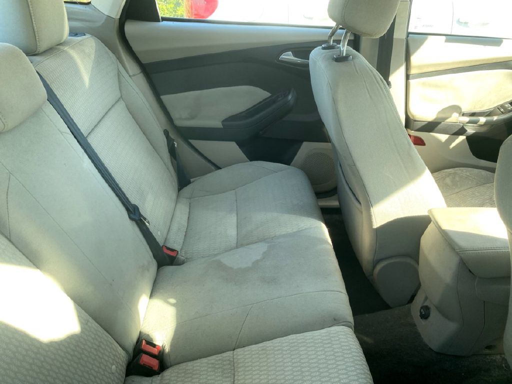 2012 Ford Focus Image 6
