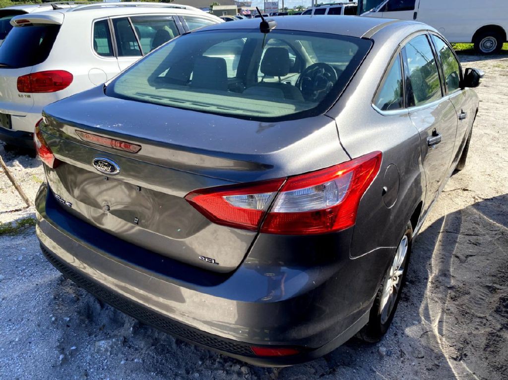 2012 Ford Focus Image 9
