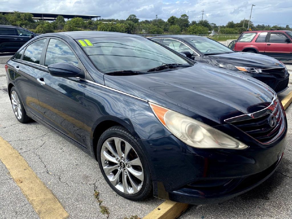 2011 Hyundai Sonata Image 1