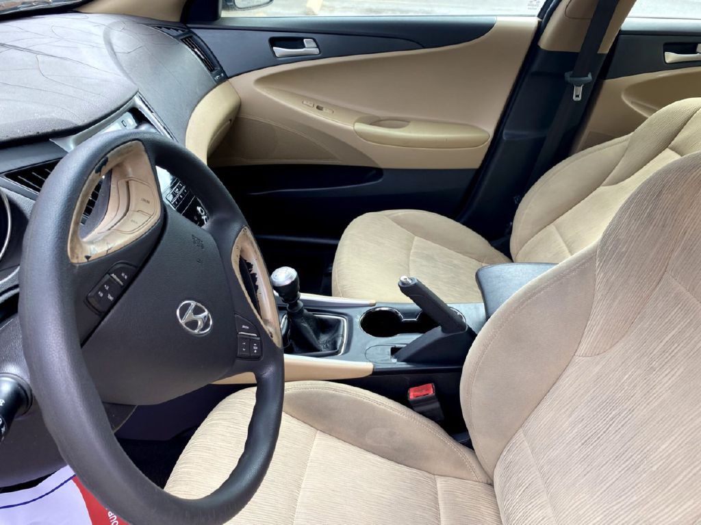 2011 Hyundai Sonata Image 5