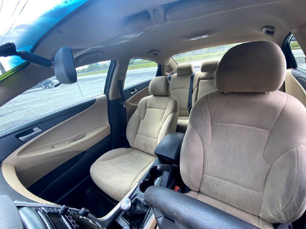 2011 Hyundai Sonata Image 7