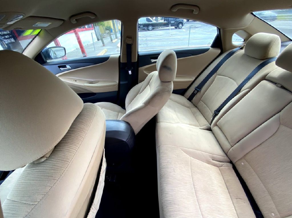 2011 Hyundai Sonata Image 9