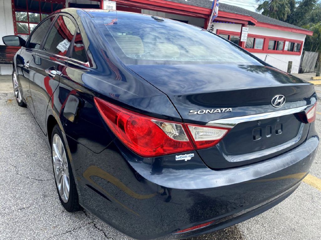 2011 Hyundai Sonata Image 10