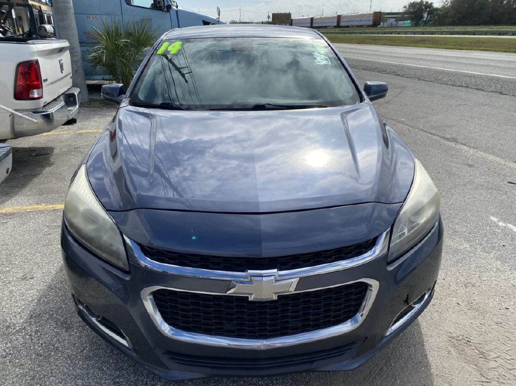 2014 Chevrolet Malibu Image 2