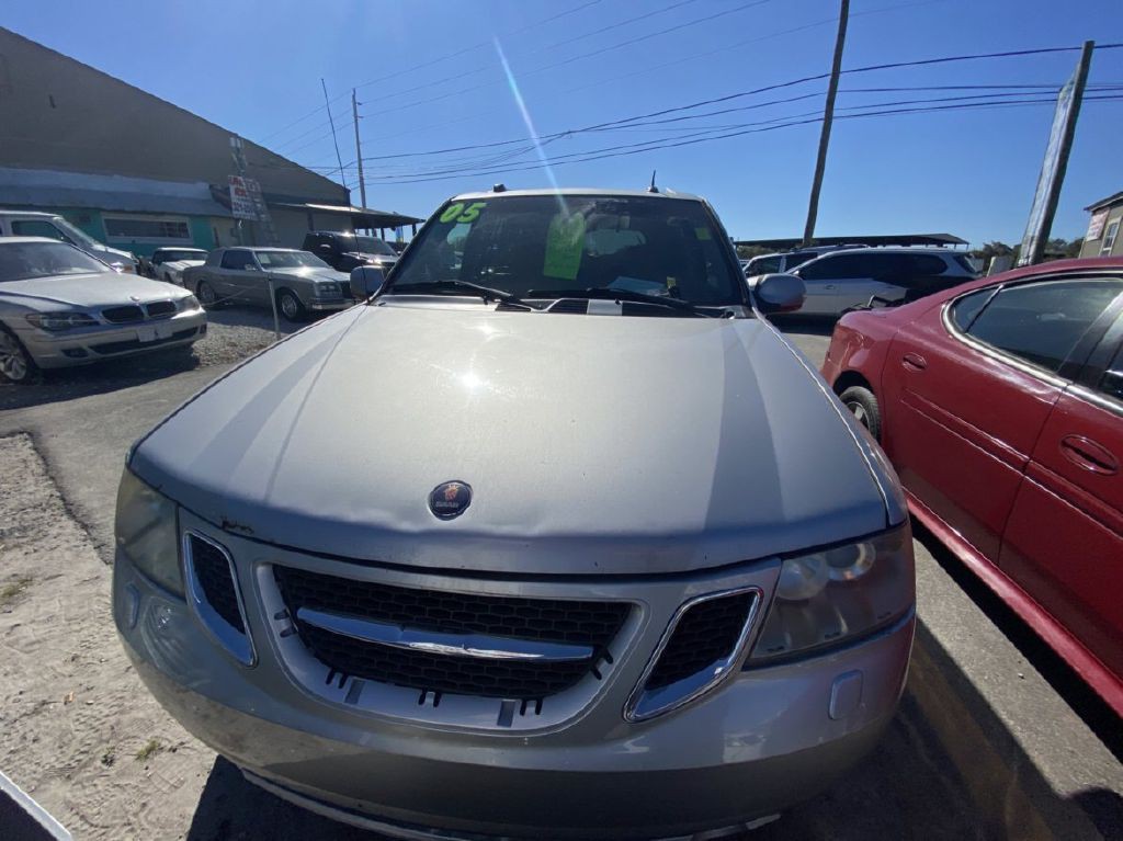 2005 Saab 9-7X Image 2