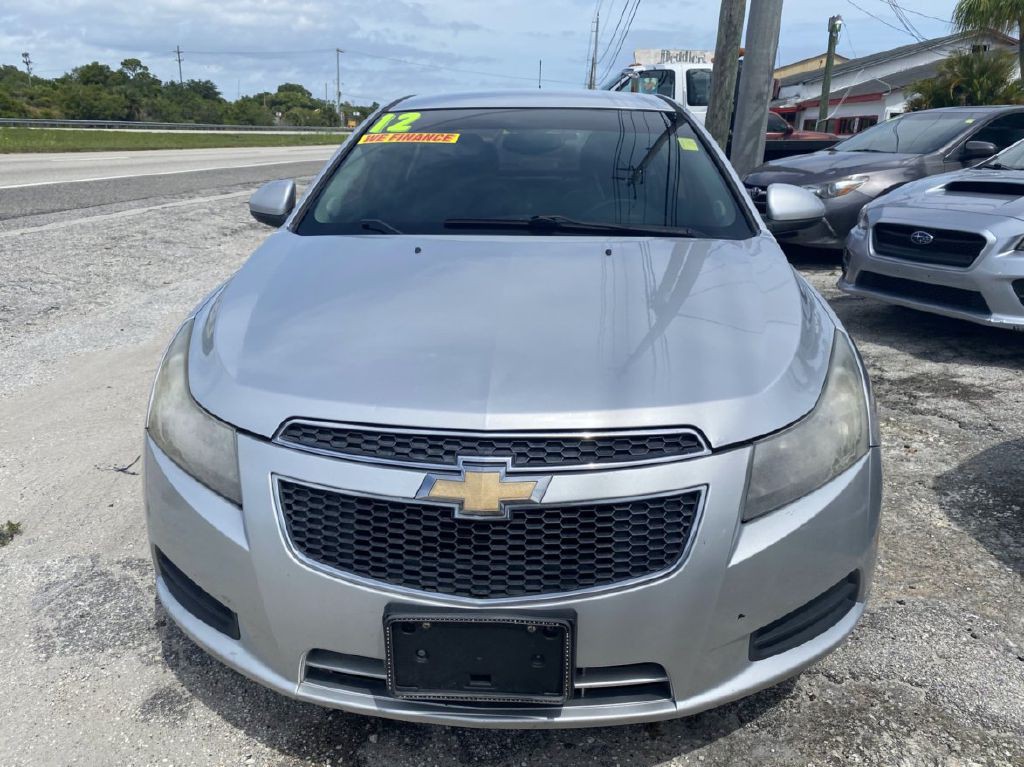 2012 Chevrolet Cruze Image 2
