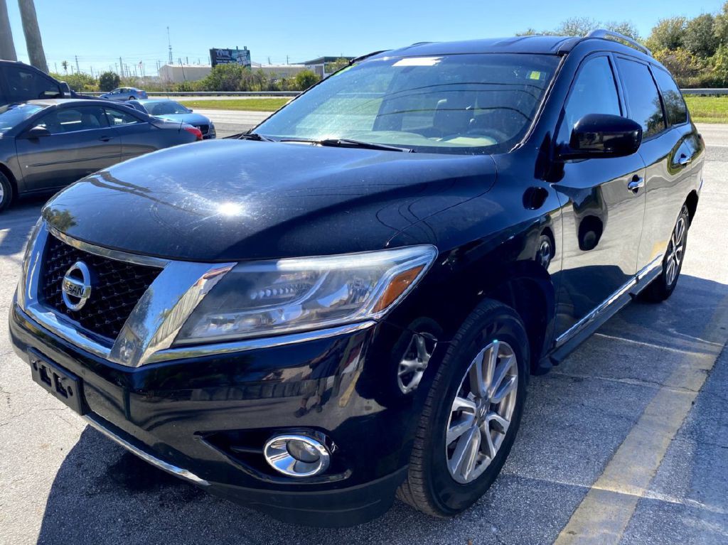 2014 Nissan Pathfinder Image 2