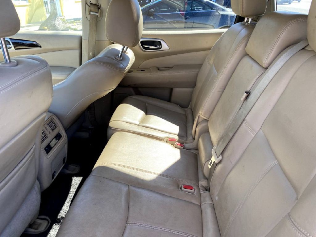 2014 Nissan Pathfinder Image 11