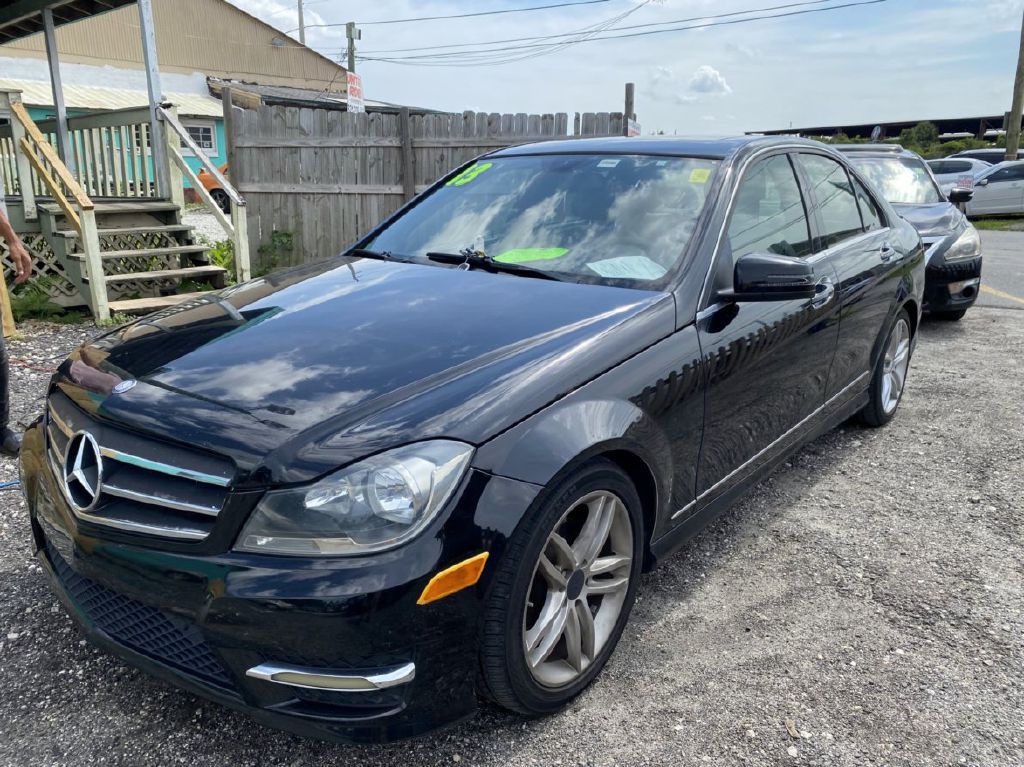 2013 Mercedes-Benz C-Class Image 2