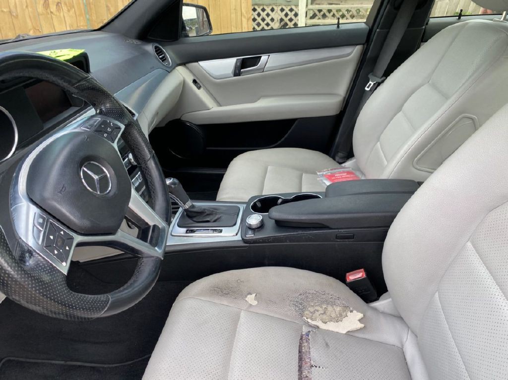 2013 Mercedes-Benz C-Class Image 3