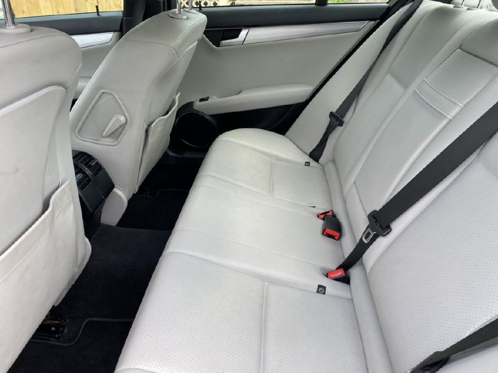 2013 Mercedes-Benz C-Class Image 6