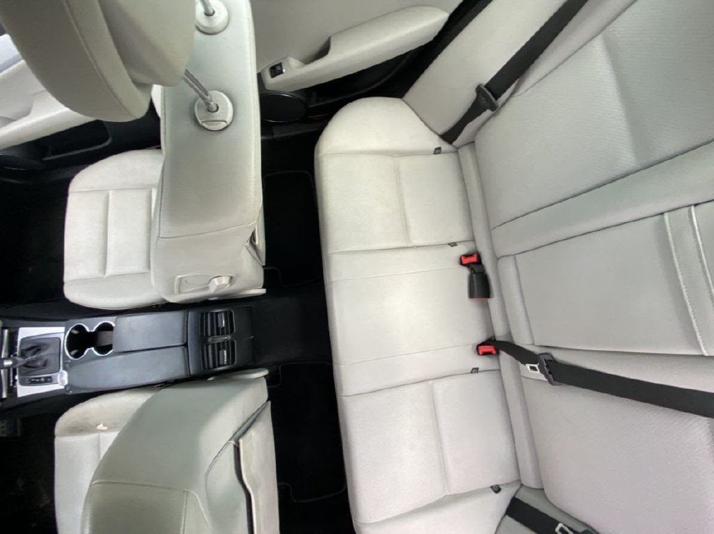 2013 Mercedes-Benz C-Class Image 7